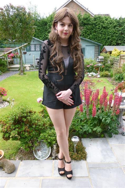 teen shemale pissing